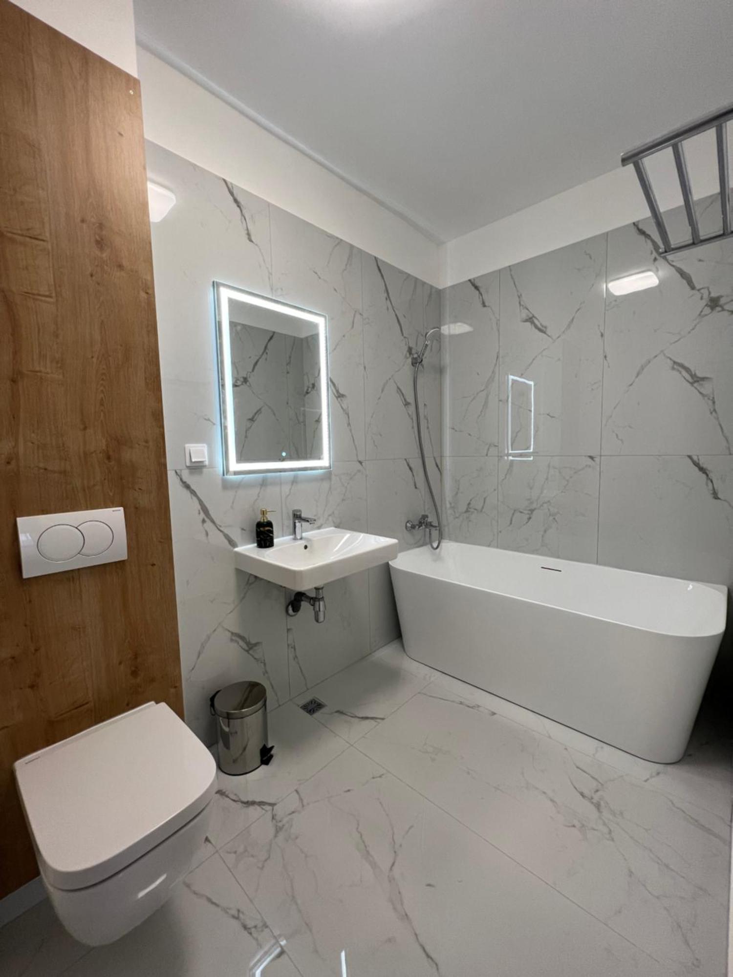 Exit Aparthotel Флорешты Экстерьер фото