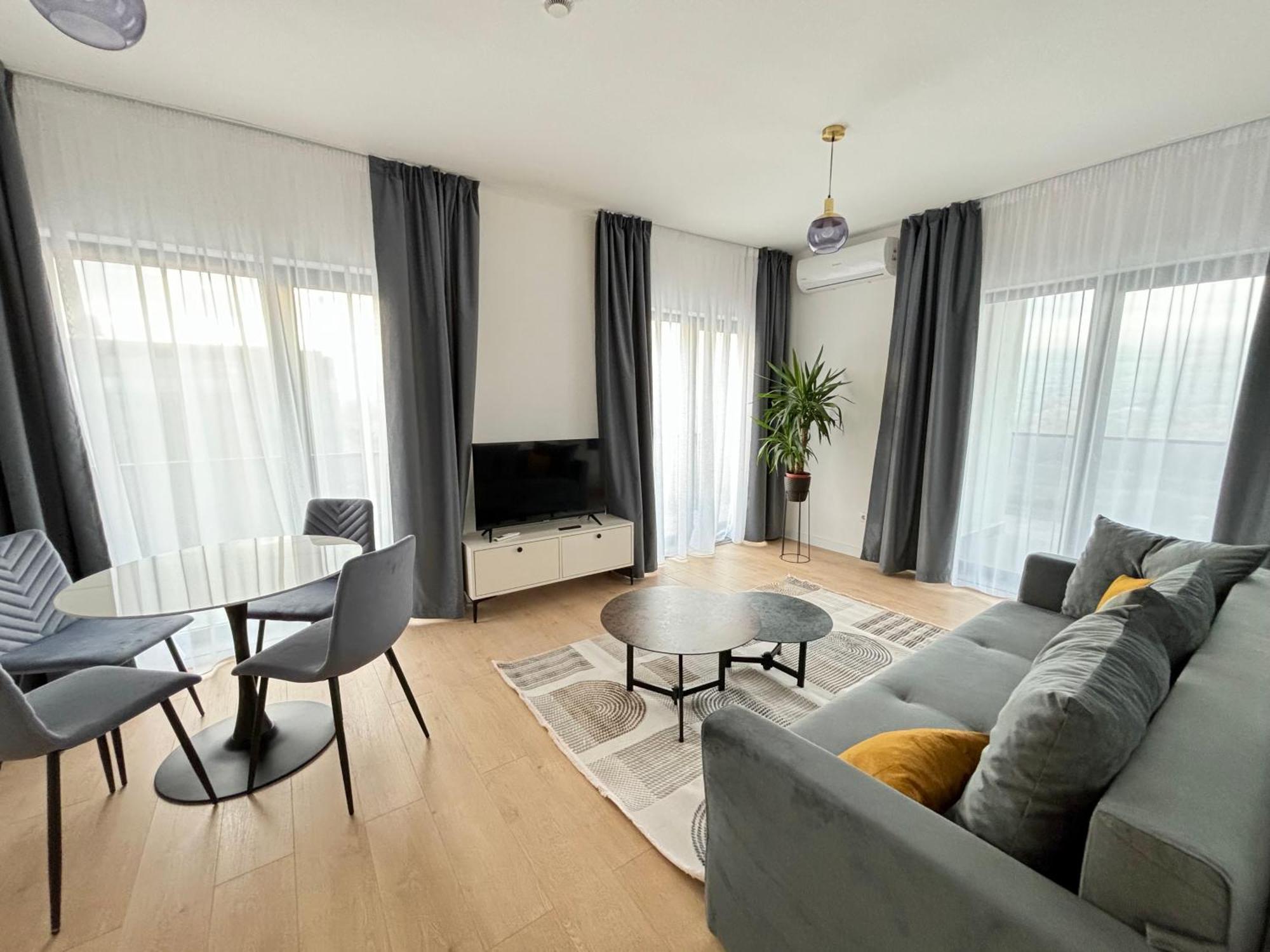 Exit Aparthotel Флорешты Экстерьер фото