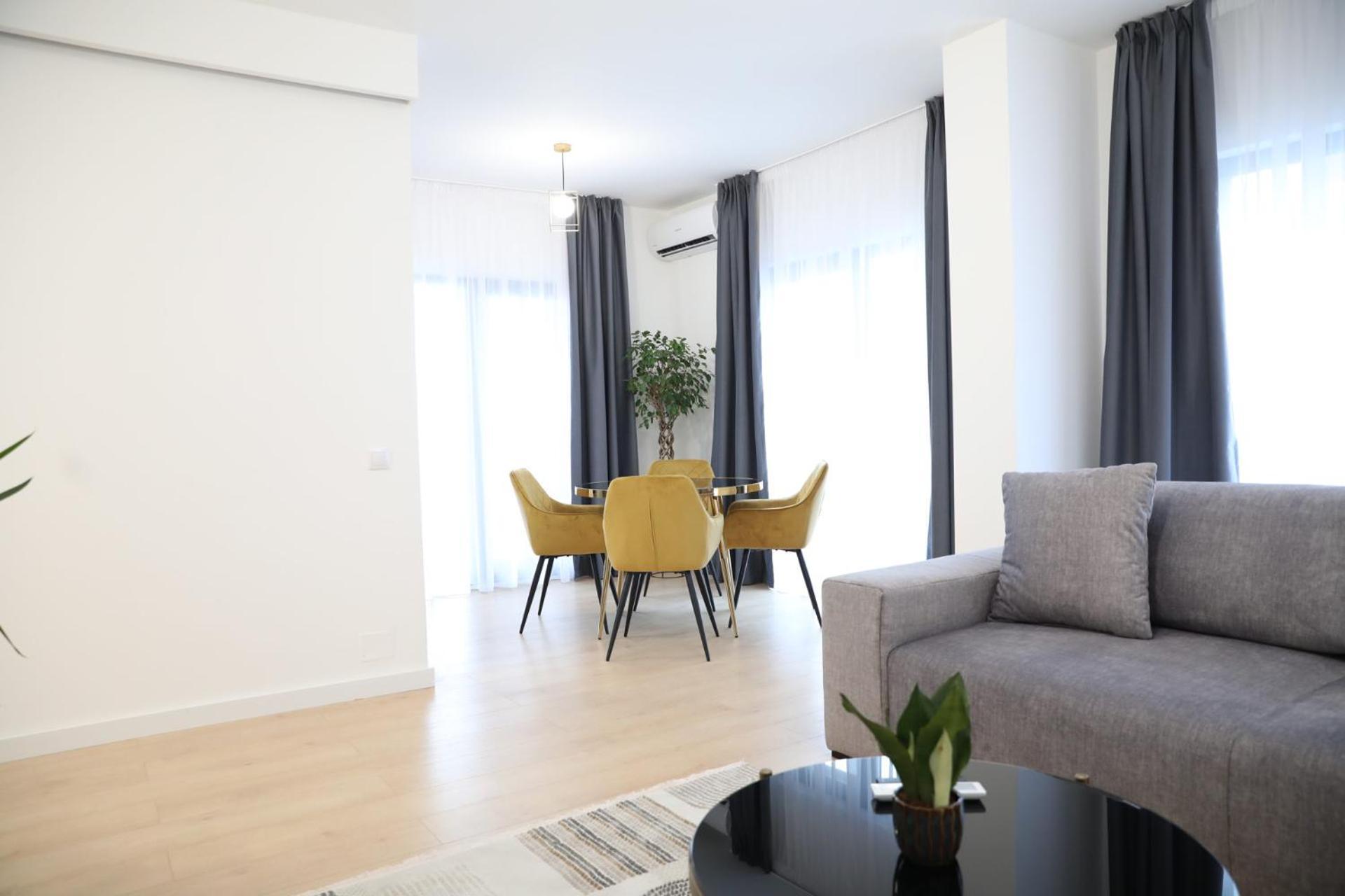 Exit Aparthotel Флорешты Экстерьер фото
