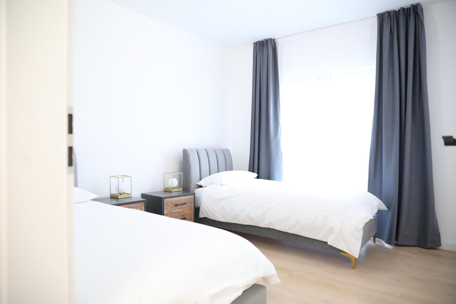 Exit Aparthotel Флорешты Экстерьер фото