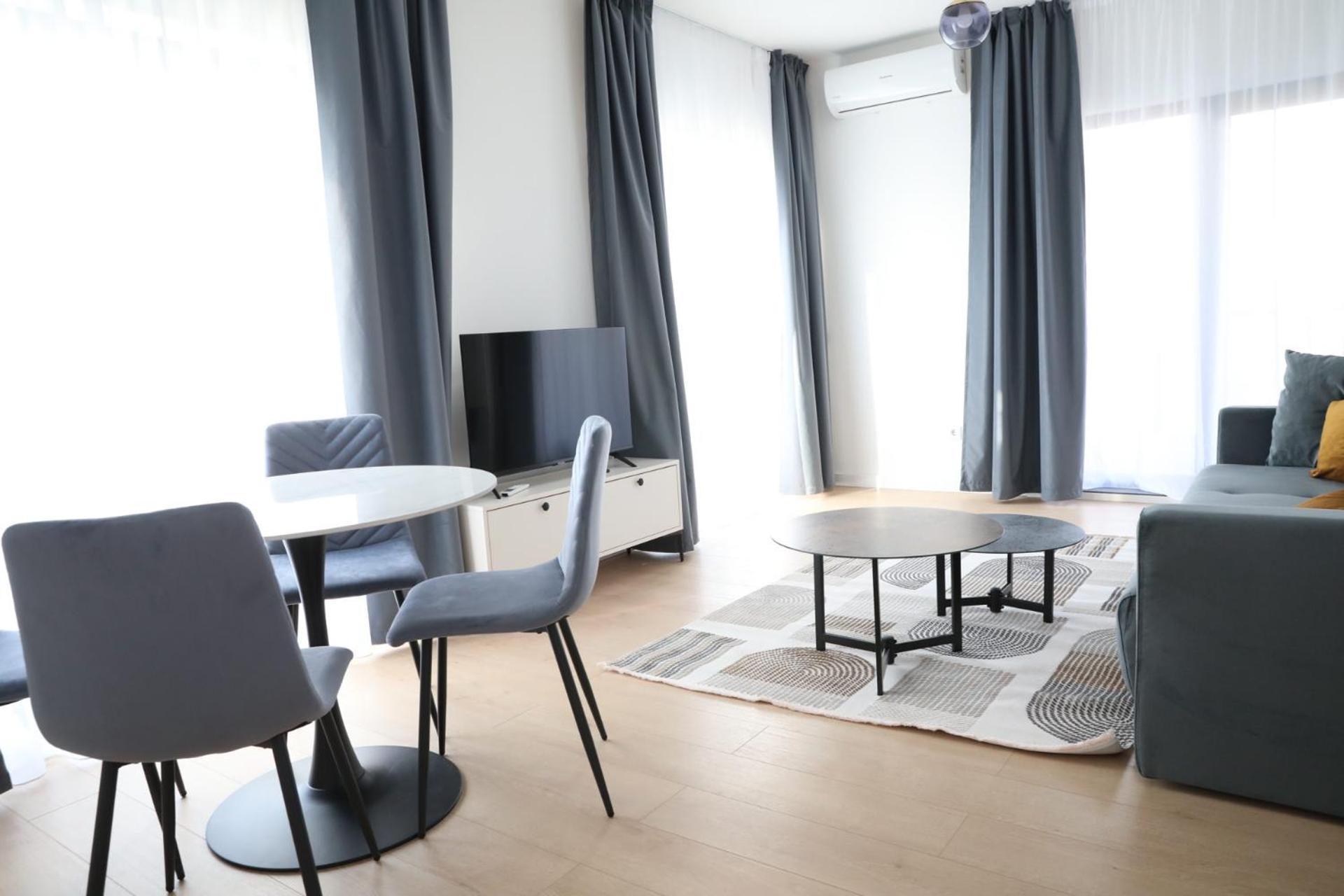 Exit Aparthotel Флорешты Экстерьер фото